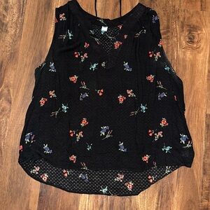 Sleeveless floral tunic top